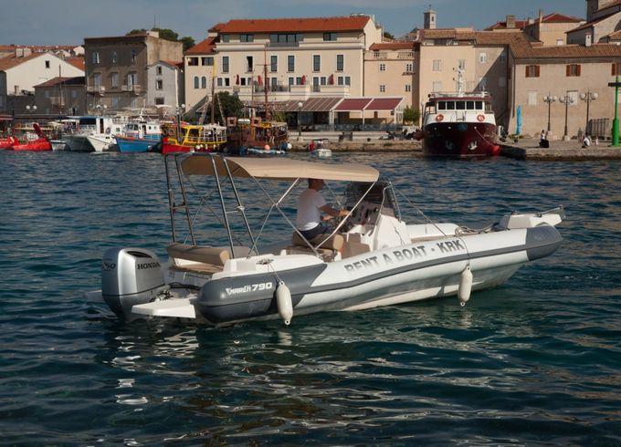 Marlin Boat Dynamic 790