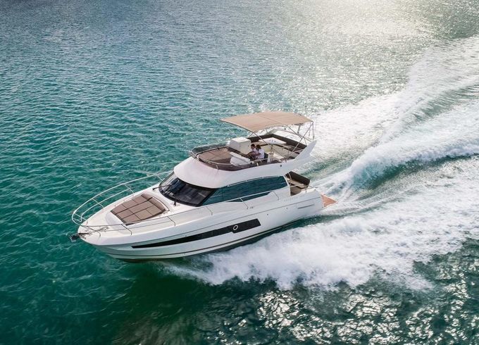 Prestige Yachts 460