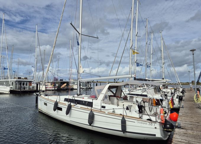 Bénéteau Oceanis 38.1
