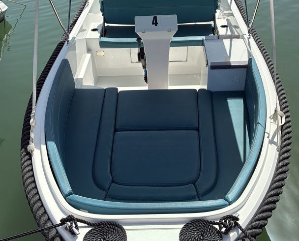 Polyester Yacht Tifón 500