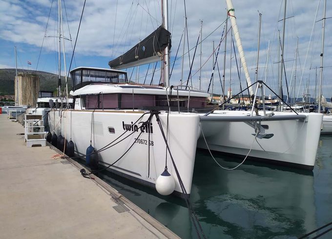 Lagoon 450 Sport Top