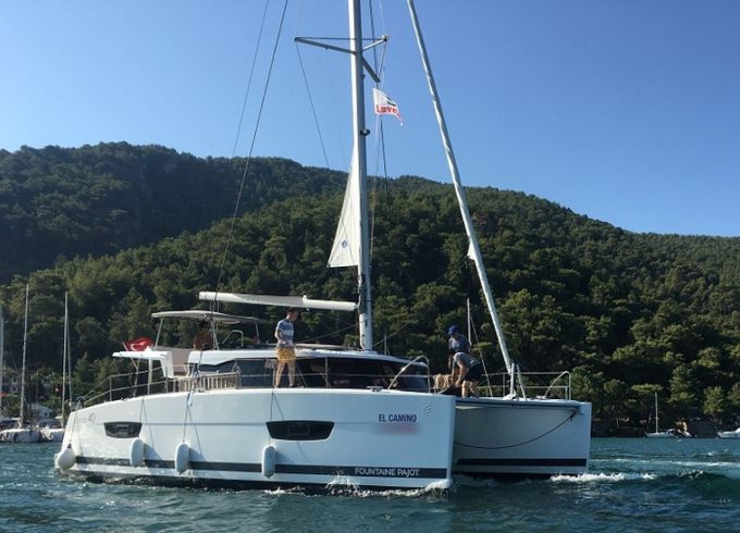 Fountaine Pajot Lucia 40