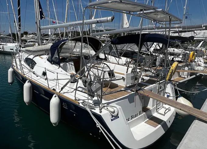 Bénéteau Oceanis 43