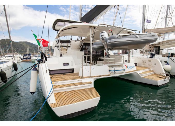 Lagoon 42