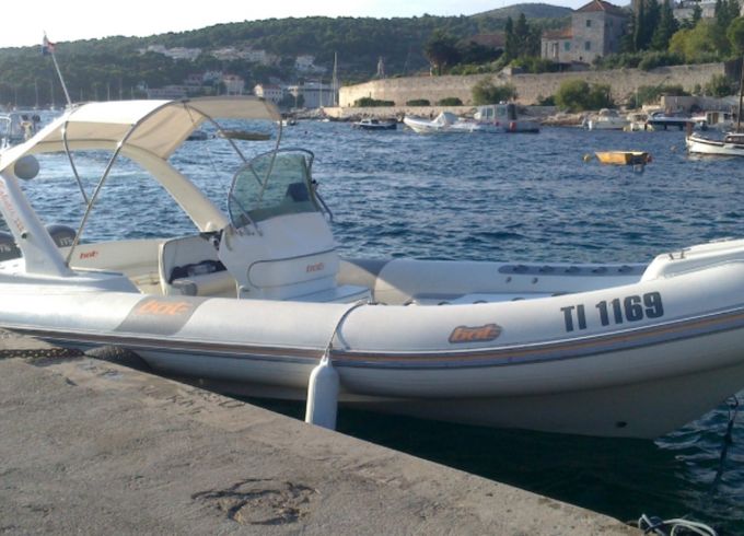 Bat Artik 745