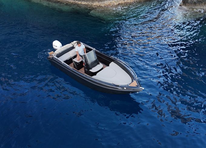 Poseidon Black Edition