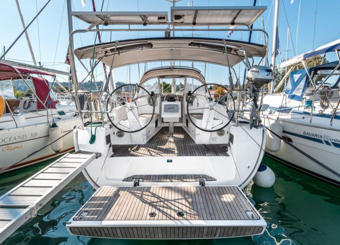Bavaria Cruiser 37