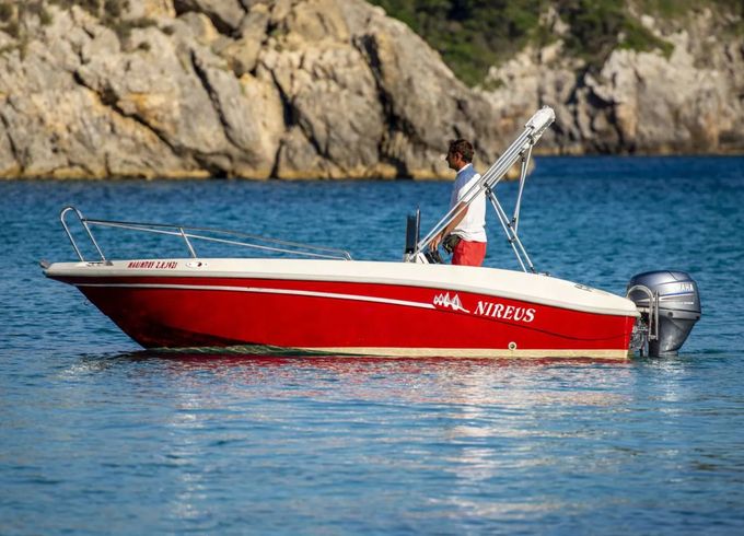 Yamaha Up To 5 Persons and 40 HP engine