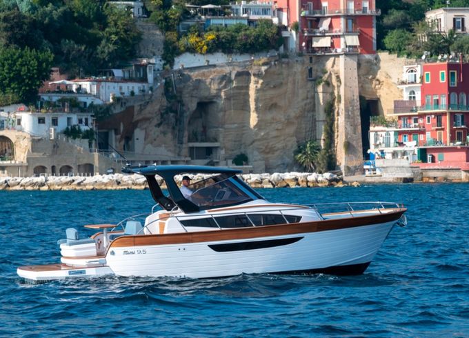 Mimi 9.5 cabin