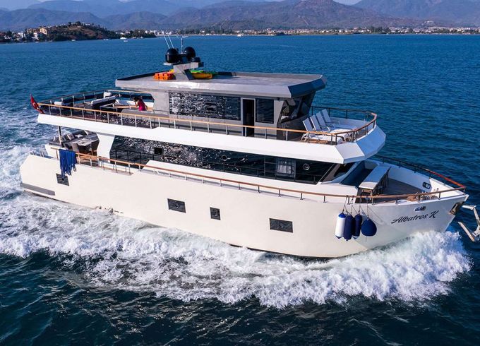 Custom Albatros Explorer
