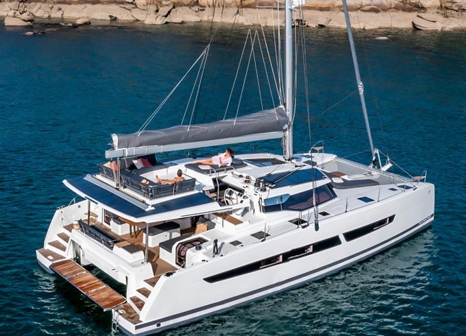 Fountaine Pajot Aura 51