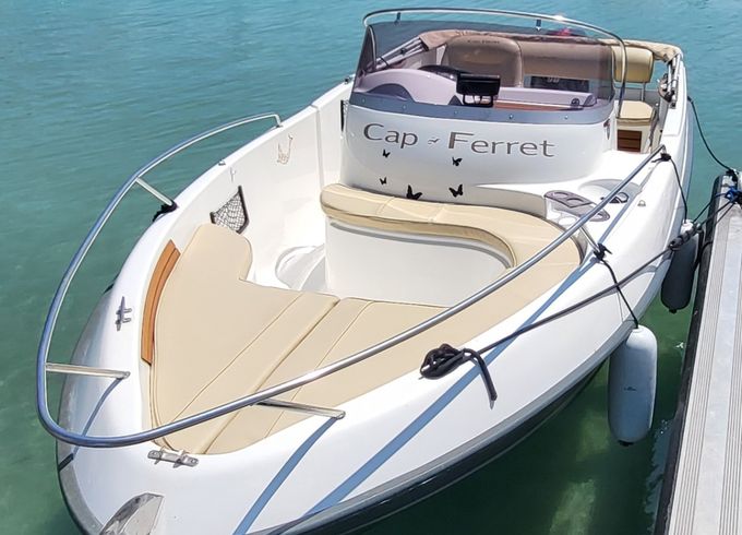 B2 Marine Cap Ferret 552 Open Swing