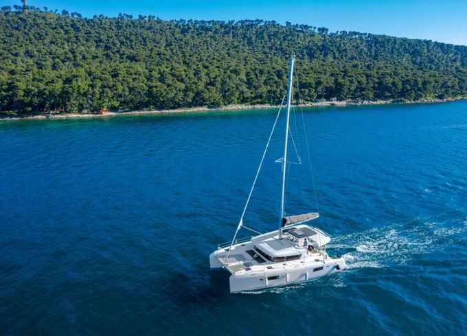 Lagoon 42