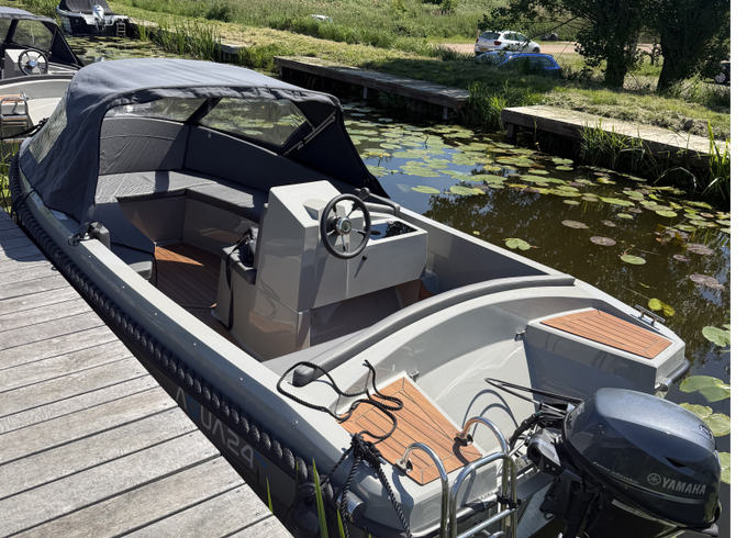 Aqua24 (by Felör Watersport, Kaatsheuvel) Aqua 24 de Luxe