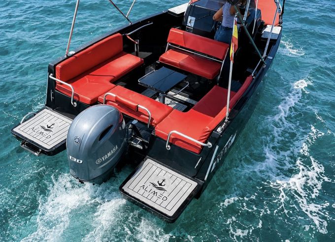Nuva Yatchs M6 Cabin