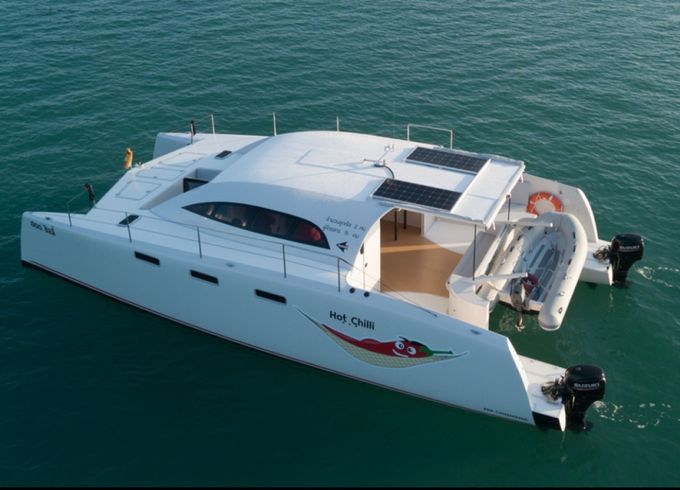Stealth 38 Power Cat