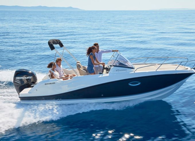 Quicksilver Activ 675 Sundeck