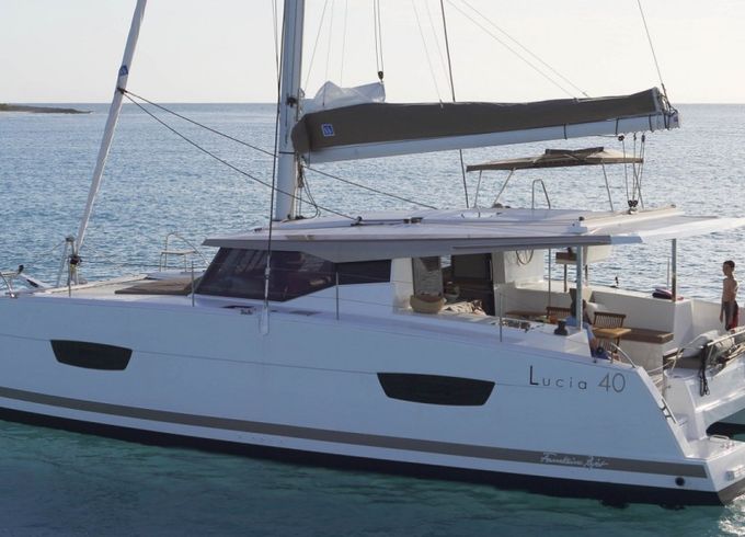 Fountaine Pajot Lucia 40