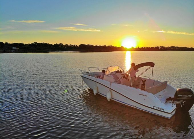 Quicksilver Activ 675 Open