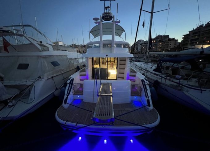 Fairline Squadron 52