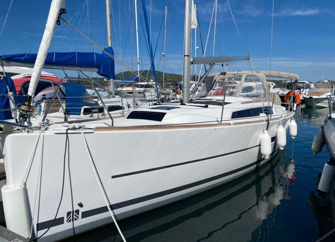 Dufour 360