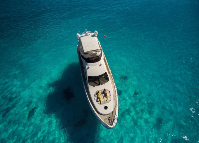 Azimut 68