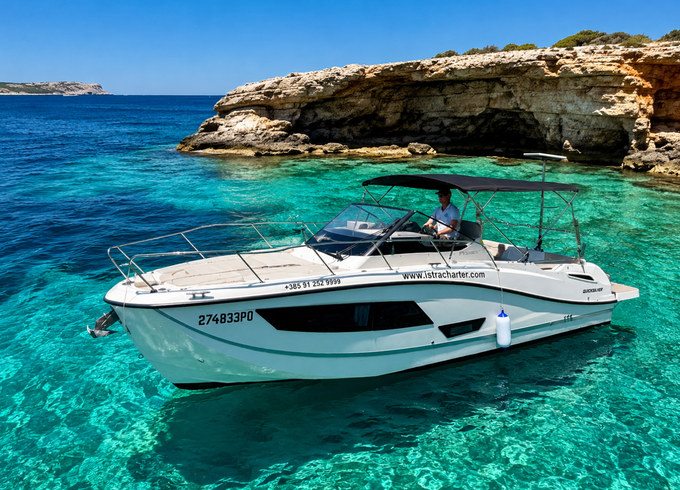 Quicksilver Activ 875 Sundeck