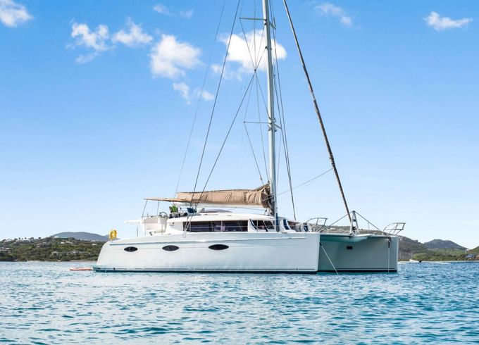 Fountaine Pajot PERPETUAL BLUE