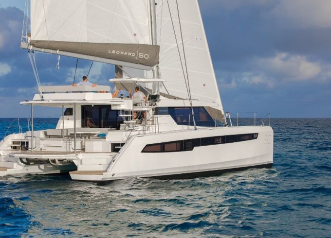 Leopard Catamarans / Robertson & Caine Leopard 50
