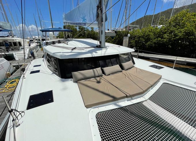 Fountaine Pajot Lucia 40