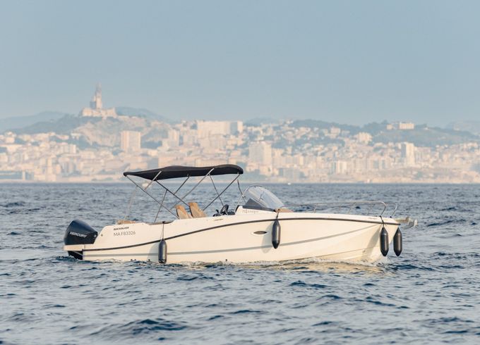 Quicksilver Activ 755 Sundeck