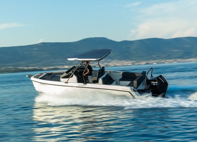 Protagon Yachts Sundeck 25