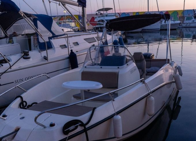 Quicksilver Activ 555 Open