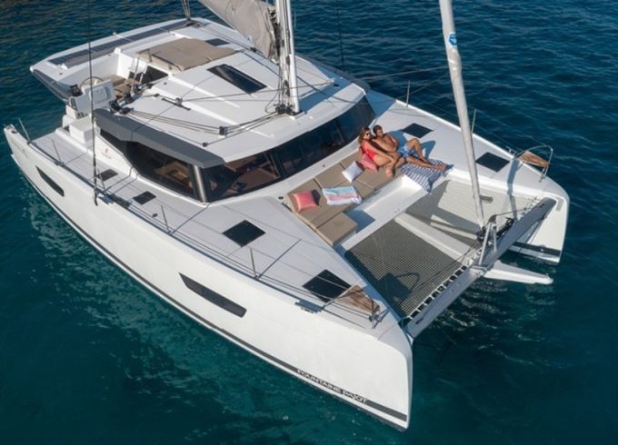 Fountaine Pajot Astrea 42
