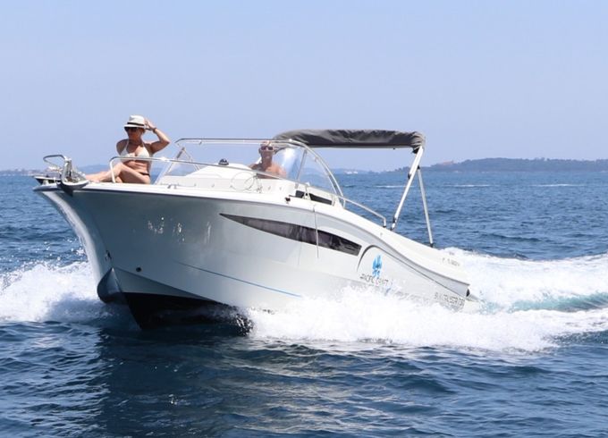Sea-Life Pacific craft 750 sun cruiser