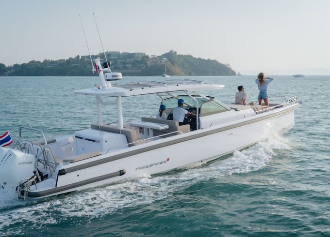 Axopar 37 T-Top