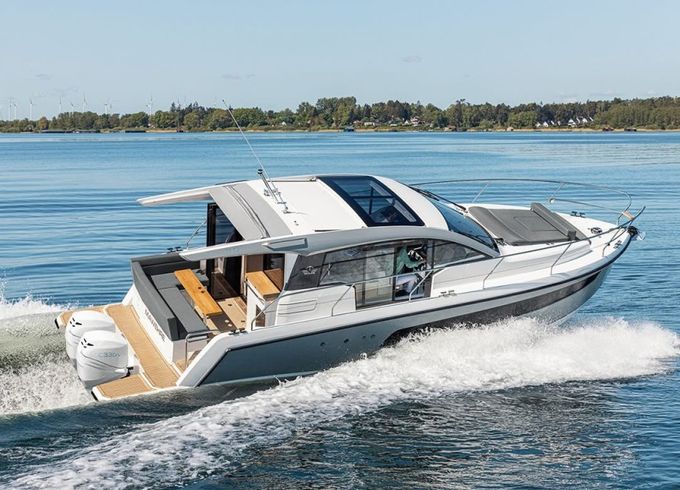 Sealine C335