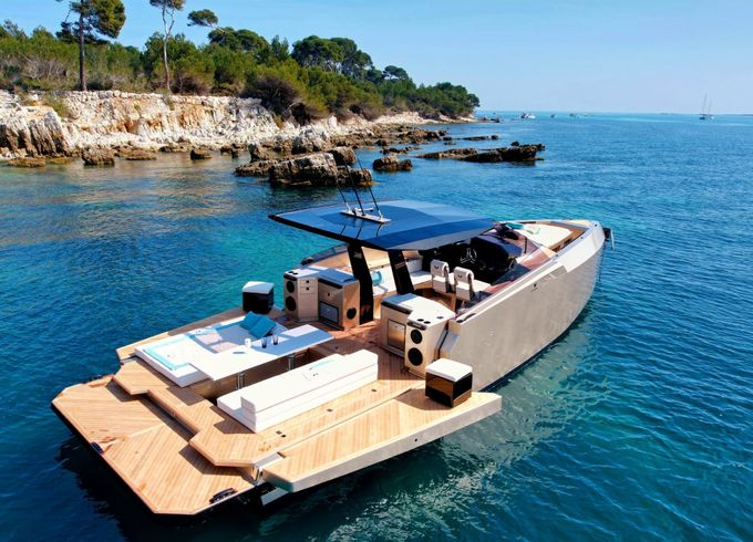 Alium Yachts 42 T-TOP
