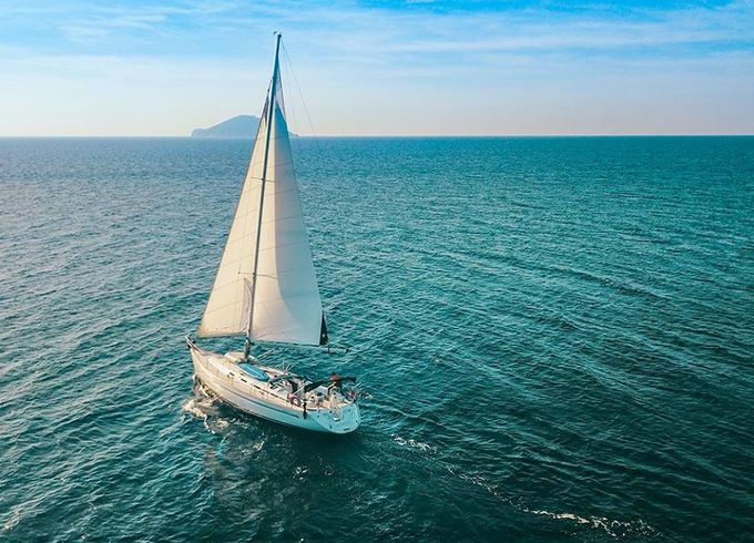 Bavaria 44