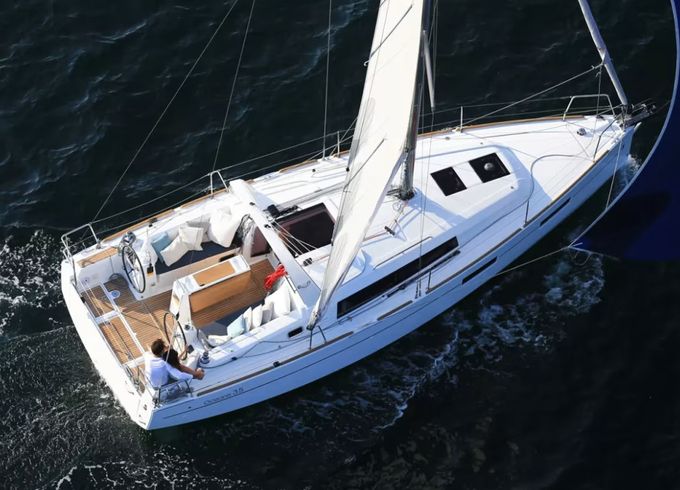 Bénéteau Oceanis 35