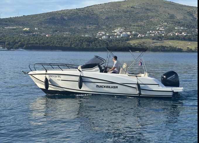 Quicksilver 705 Open