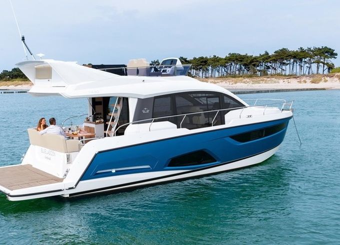 Sealine F430