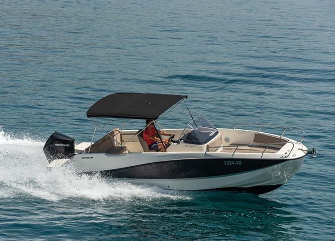 Quicksilver Activ 755 Open