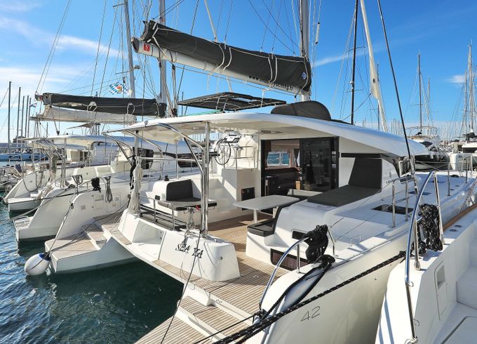 Lagoon 42