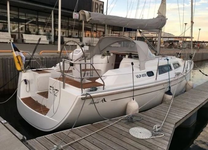 Hanse 325