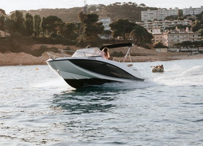 Quicksilver Activ 605 Sundeck