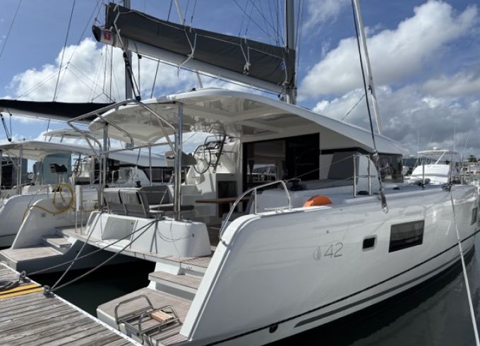Lagoon 42
