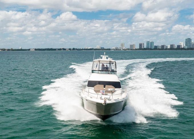 Sea Ray 550 Sedan Bridge