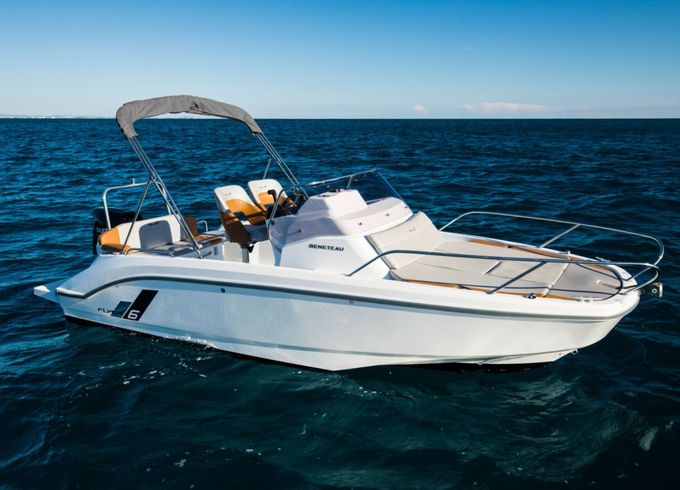 Bénéteau Flyer 6 SUNdeck
