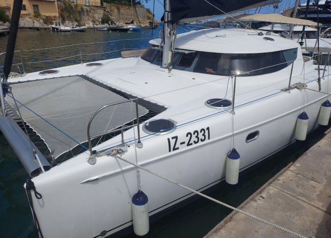 Fountaine Pajot Lavezzi 40
